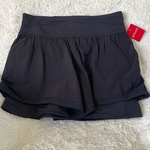 SPANX Get Moving Shorts NWT Size L Active Phone pocket